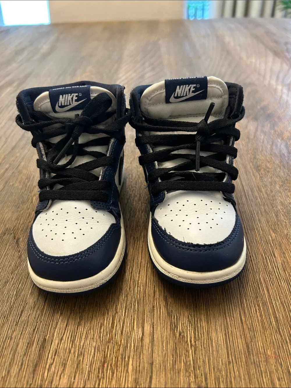 Kids Air Jordan 1 Retro High OG “midnight navy” size 8C